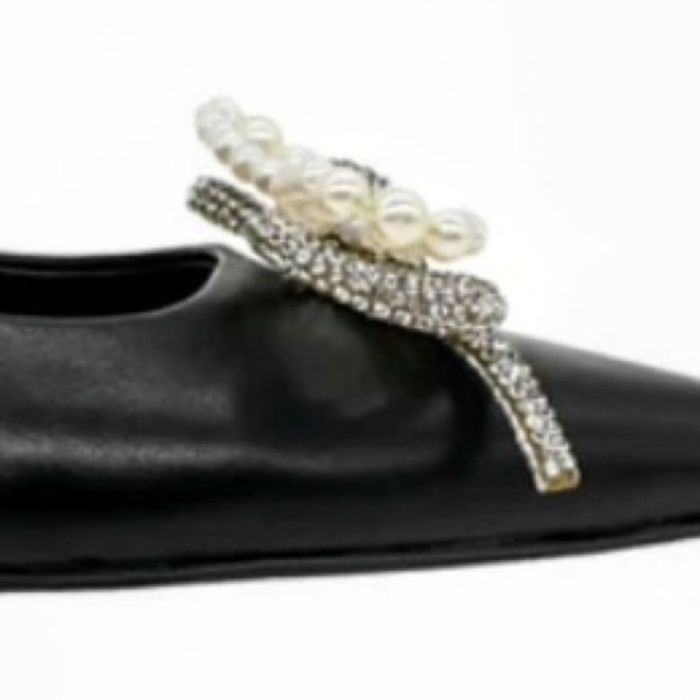 Crown & Ivy™ Peyton Flats in Black - Picture 5 of 16